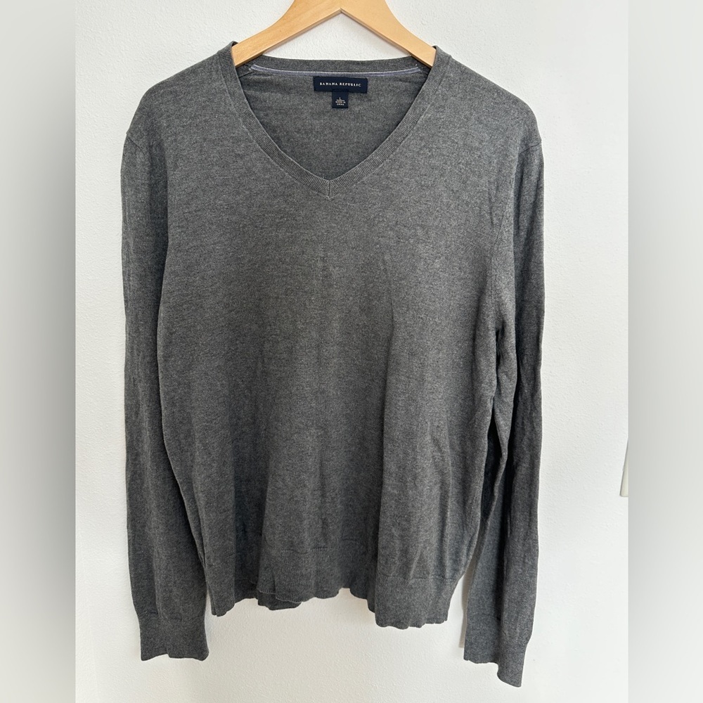 Banana Republic grey v-neck size large.